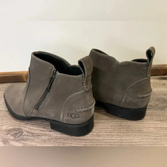 UGG Aureo II Boots Womens 8 Gray Ankle Booties Leather Zip Round Toe winter shoe - Picture 8 of 12